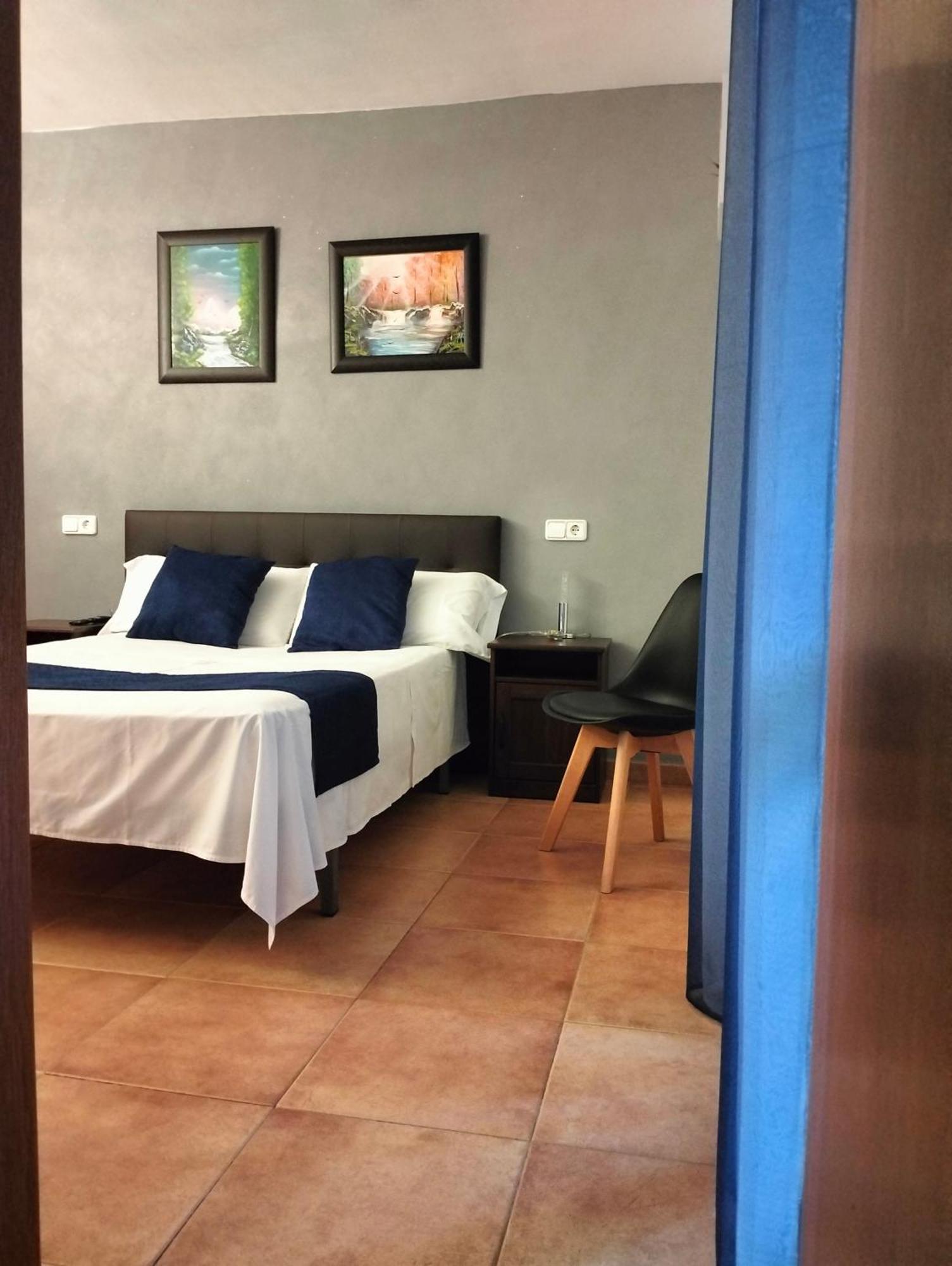Hostal Turbon Кампо Номер фото